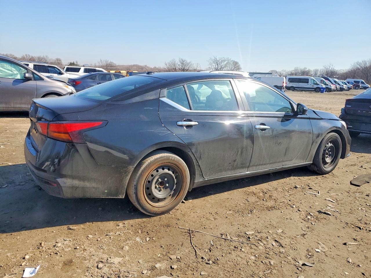2020 Nissan Altima 2.5 S - Фото 3