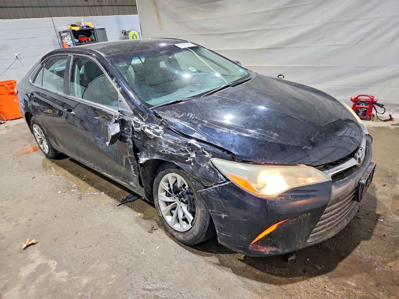 2016 Toyota Camry Le - Фото 4