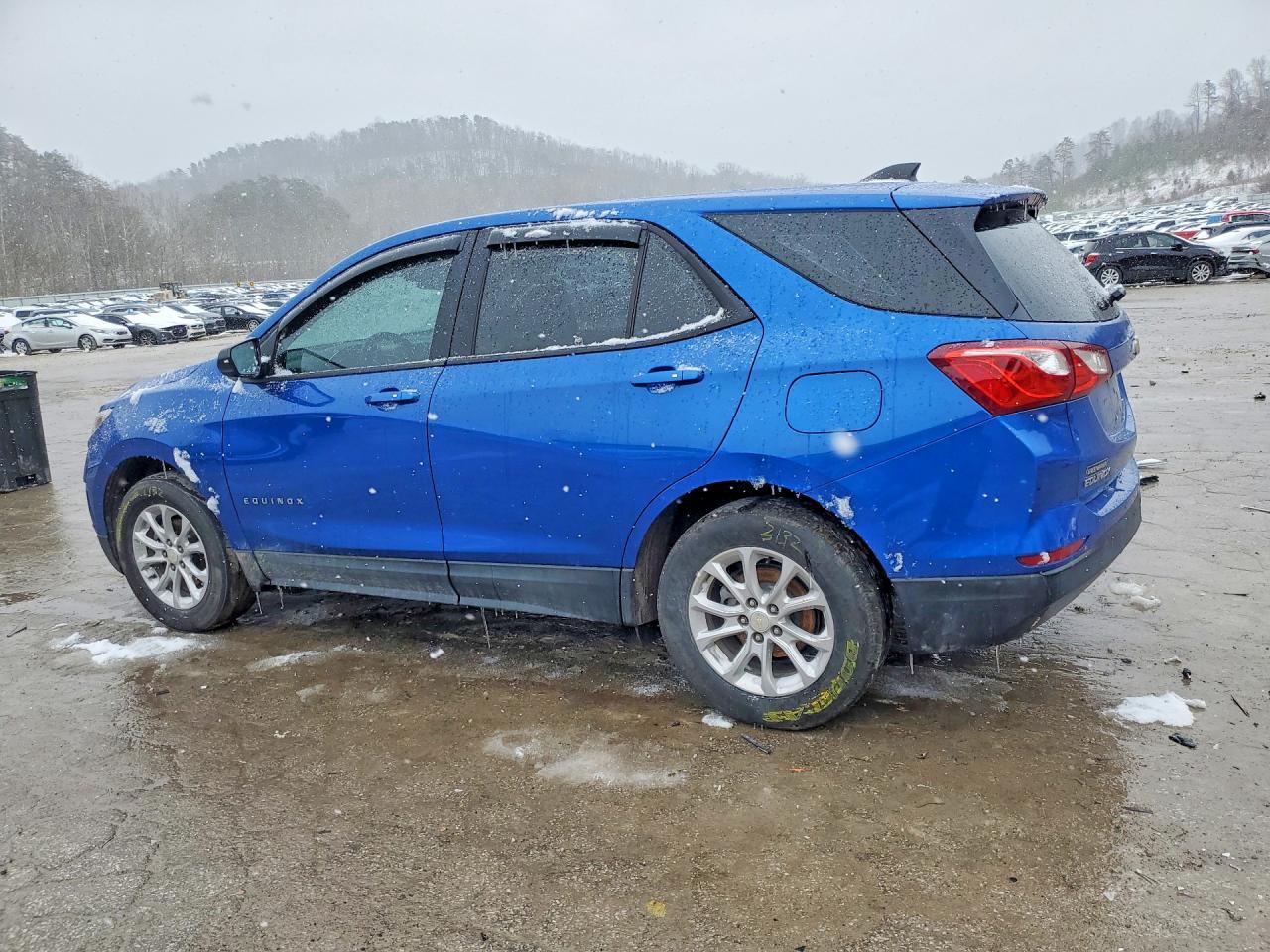 2019 Chevrolet Equinox Ls - Image 2
