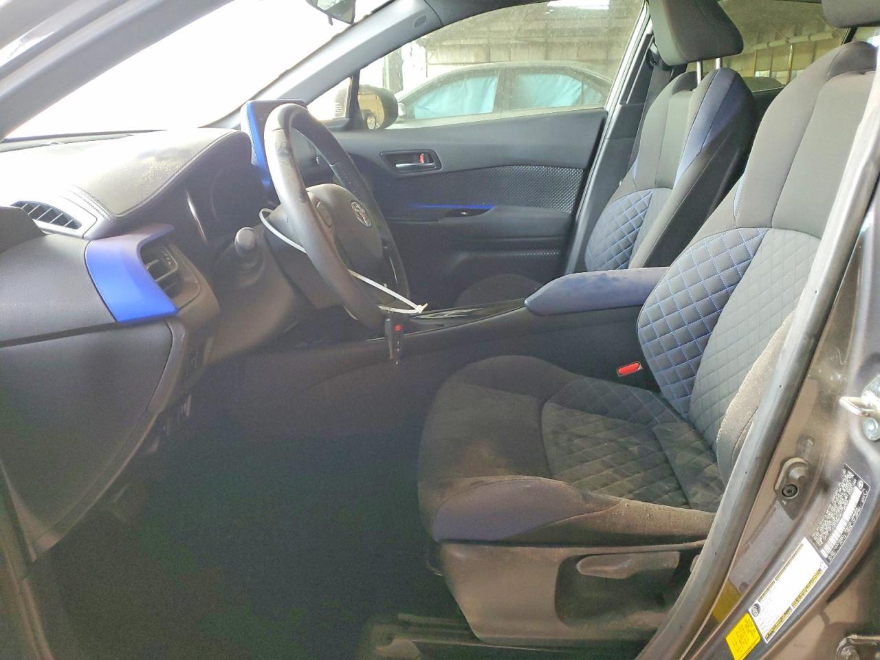 2021 Toyota C-Hr Xle - Image 7