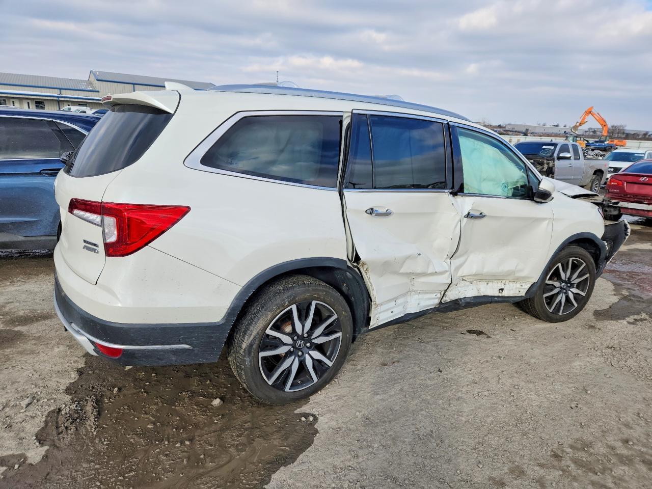 2019 Honda Pilot Touring - Image 3