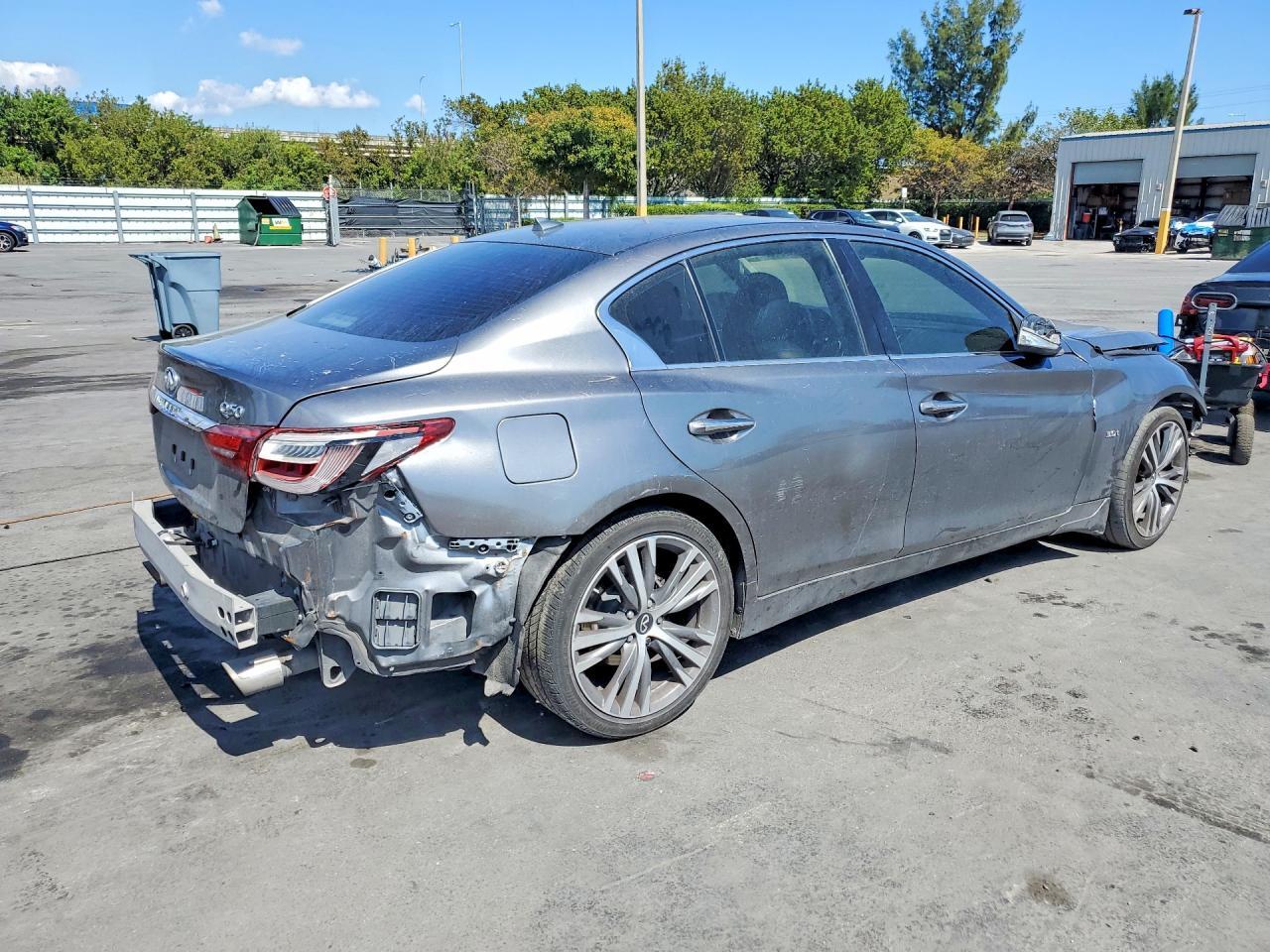 2018 Infiniti Q50 Luxe - Фото 3