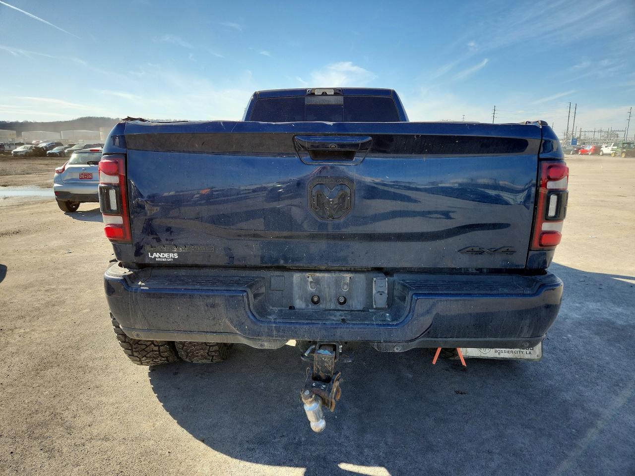 2022 Ram 3500 Laramie - Фото 6