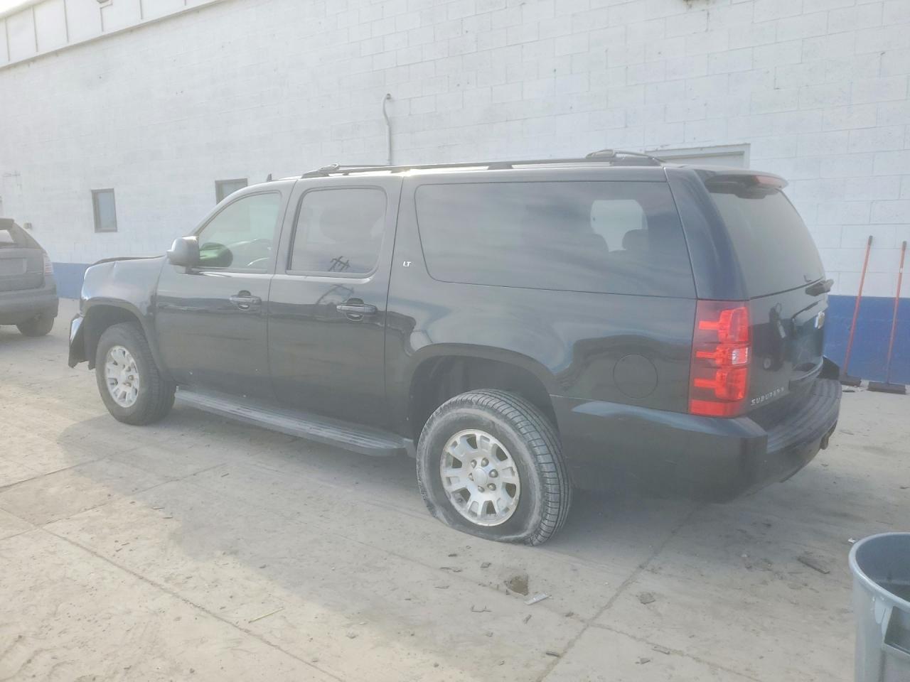 2012 Chevrolet Suburban K1500 Lt - Image 2