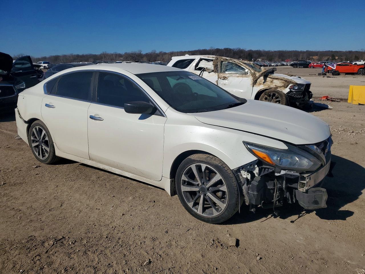 2016 Nissan Altima 2.5 - Image 4
