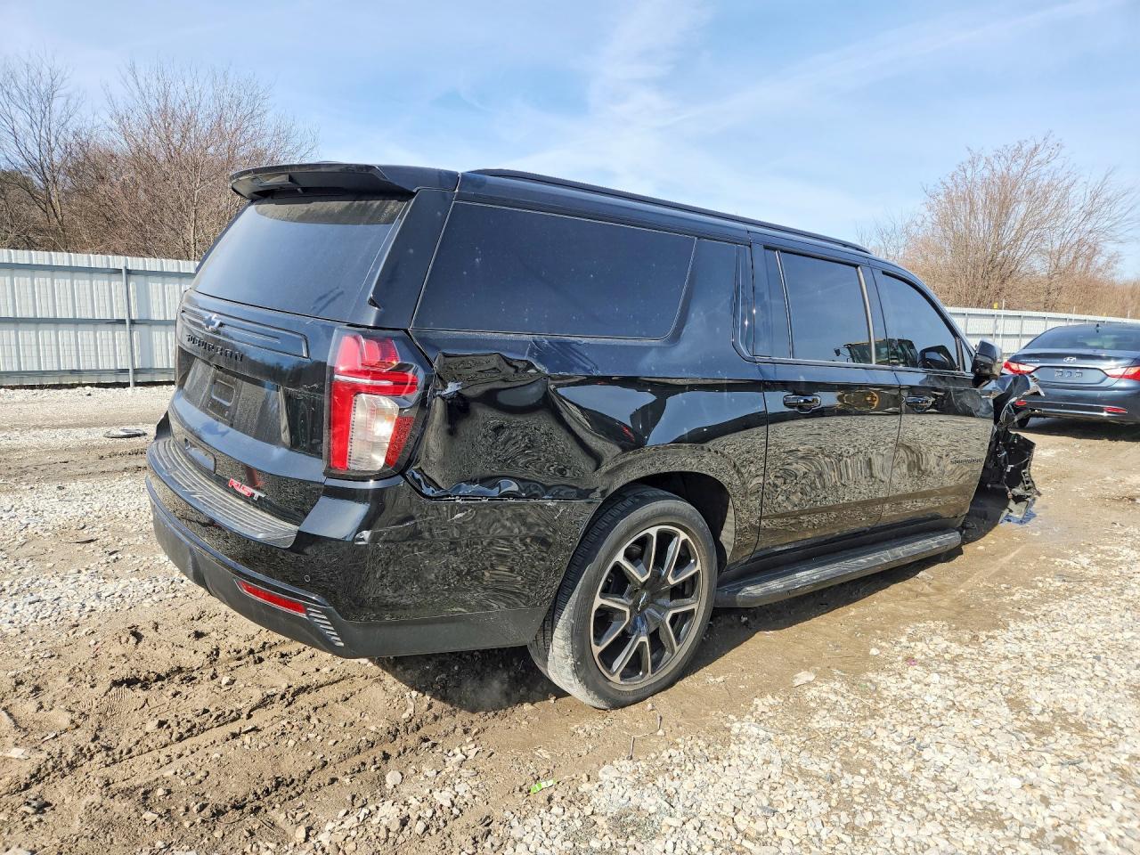 2023 Chevrolet Suburban K1500 Rst - Image 3