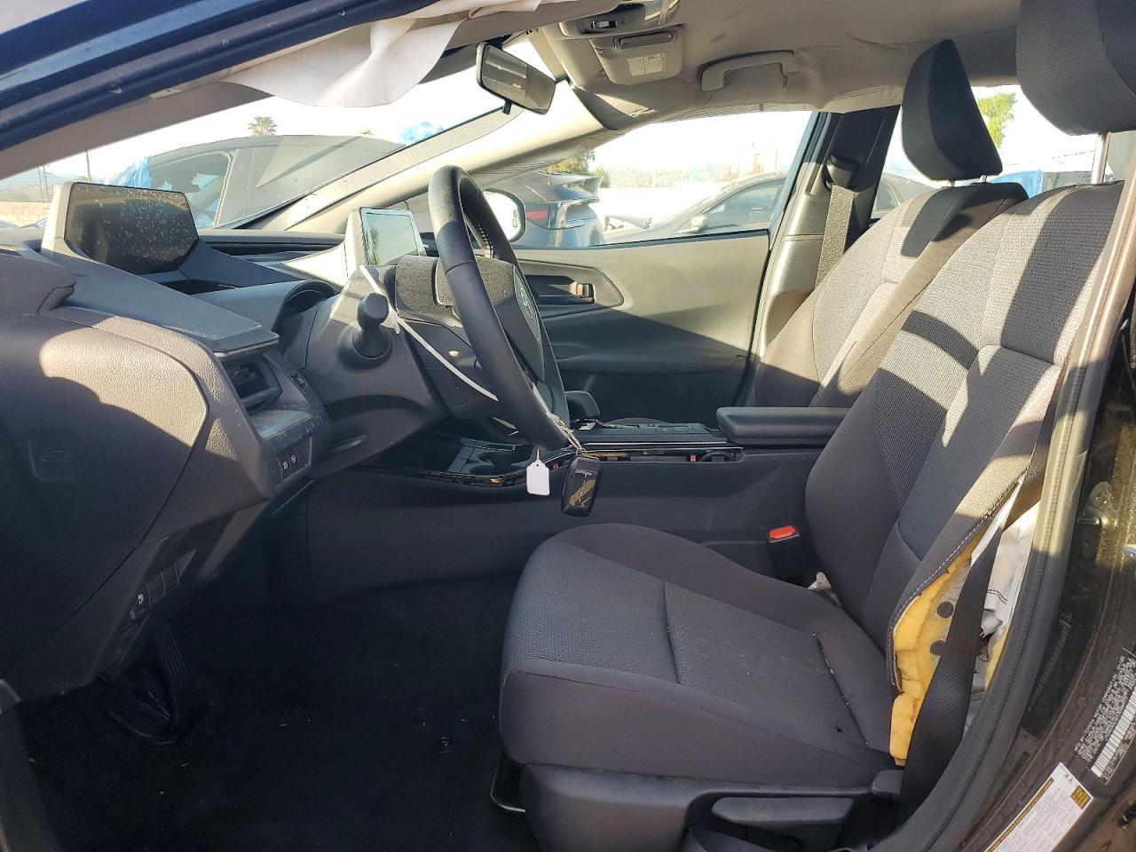 2025 Toyota Prius Le - Фото 7