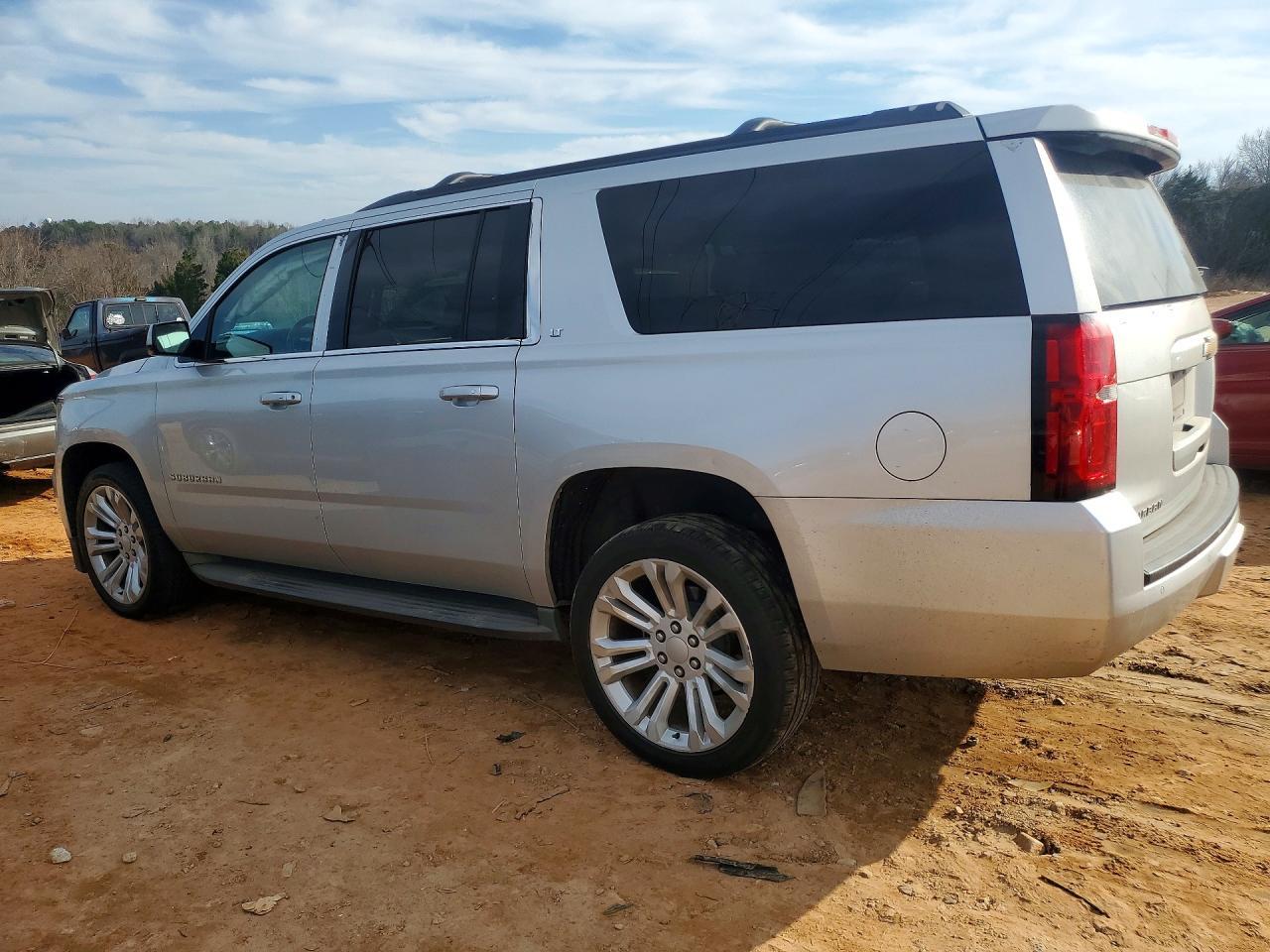 2015 Chevrolet Suburban C1500 Lt - Фото 2
