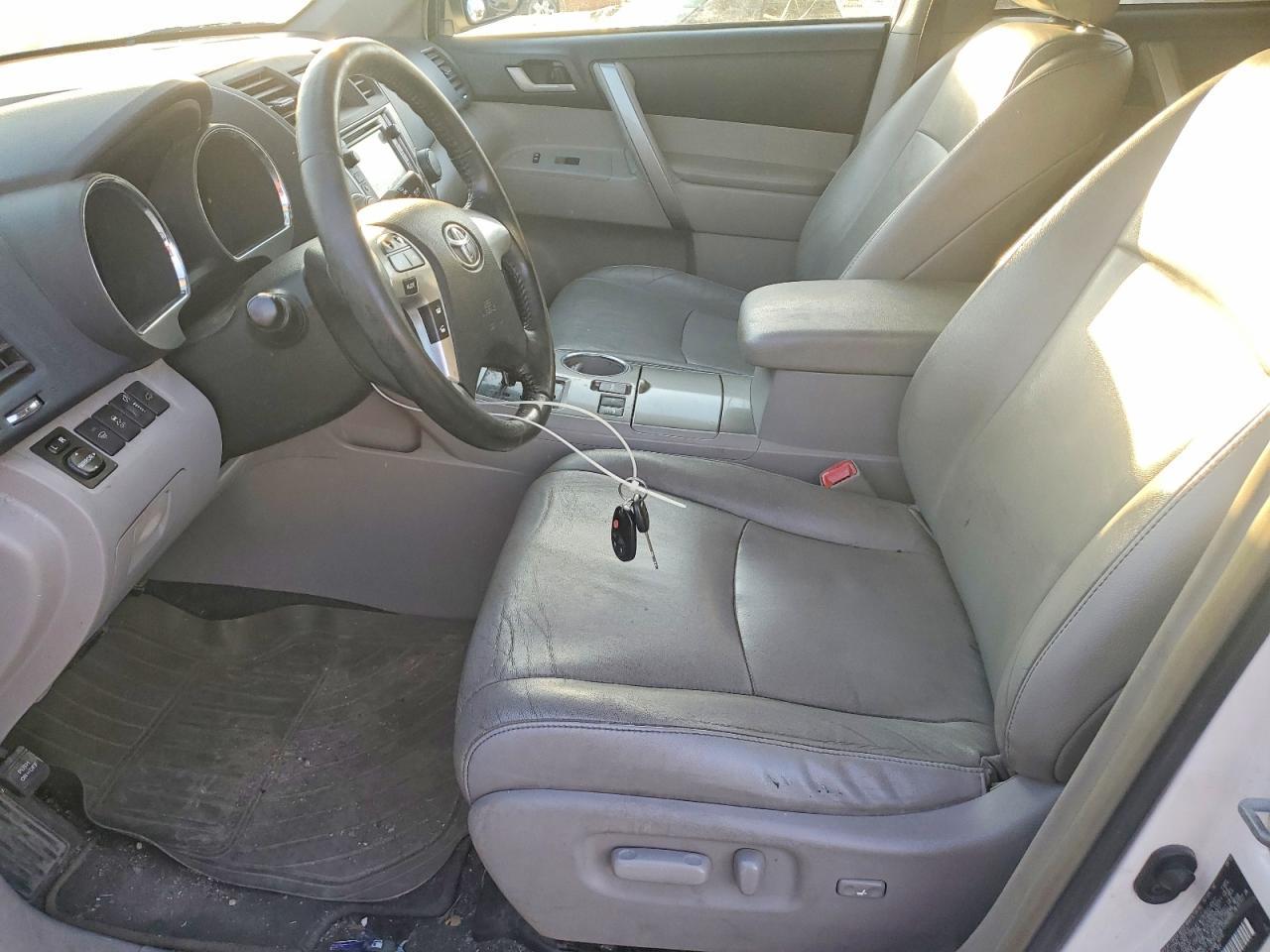 2013 Toyota Highlander Base - Image 7