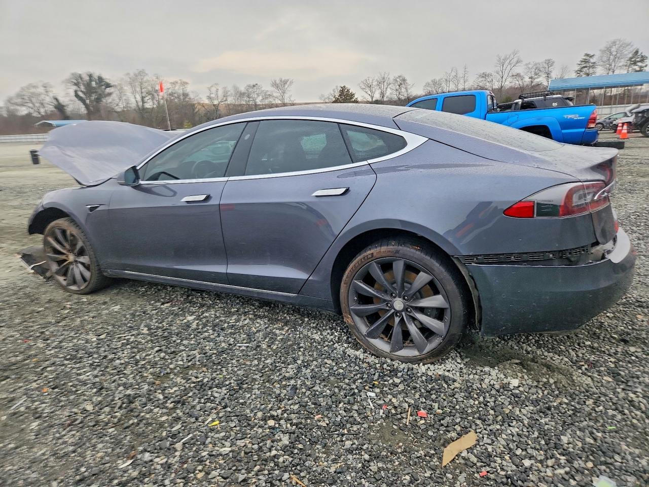 2021 Tesla Model S - Image 2