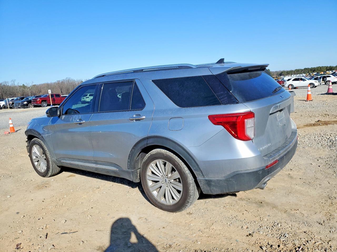 2023 Ford Explorer Limited - Image 2