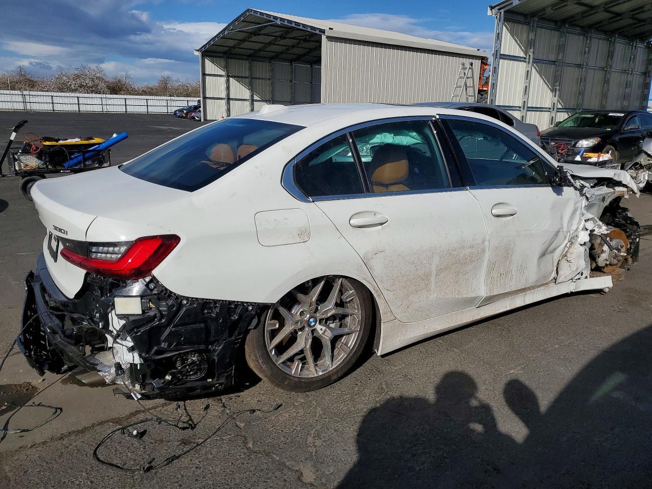 2026 BMW 330Xi - Фото 3