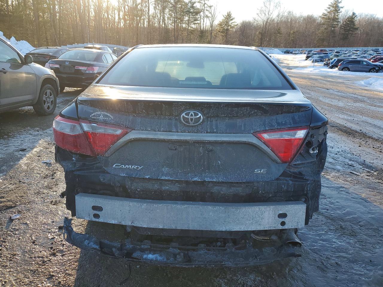 2017 Toyota Camry Le - Фото 6