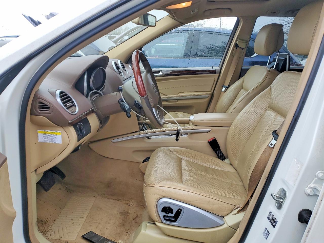 2010 Mercedes-Benz Gl 550 4Matic - Image 7