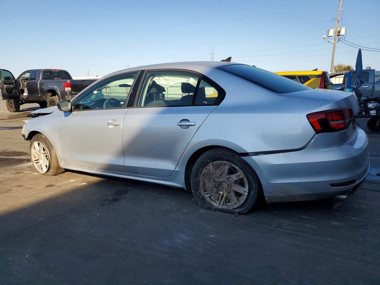 2016 Volkswagen Jetta S - Фото 2