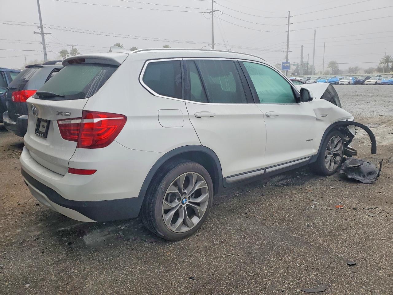 2017 BMW X3 Sdrive28I - Image 3