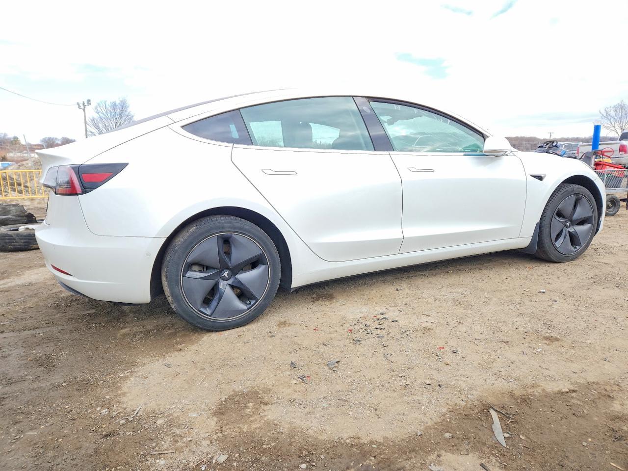 2019 Tesla Model 3 - Фото 3