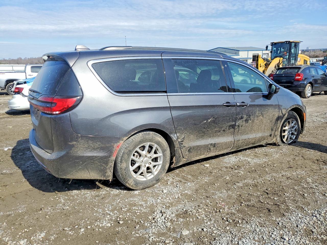 2022 Chrysler Pacifica Touring L - Фото 3
