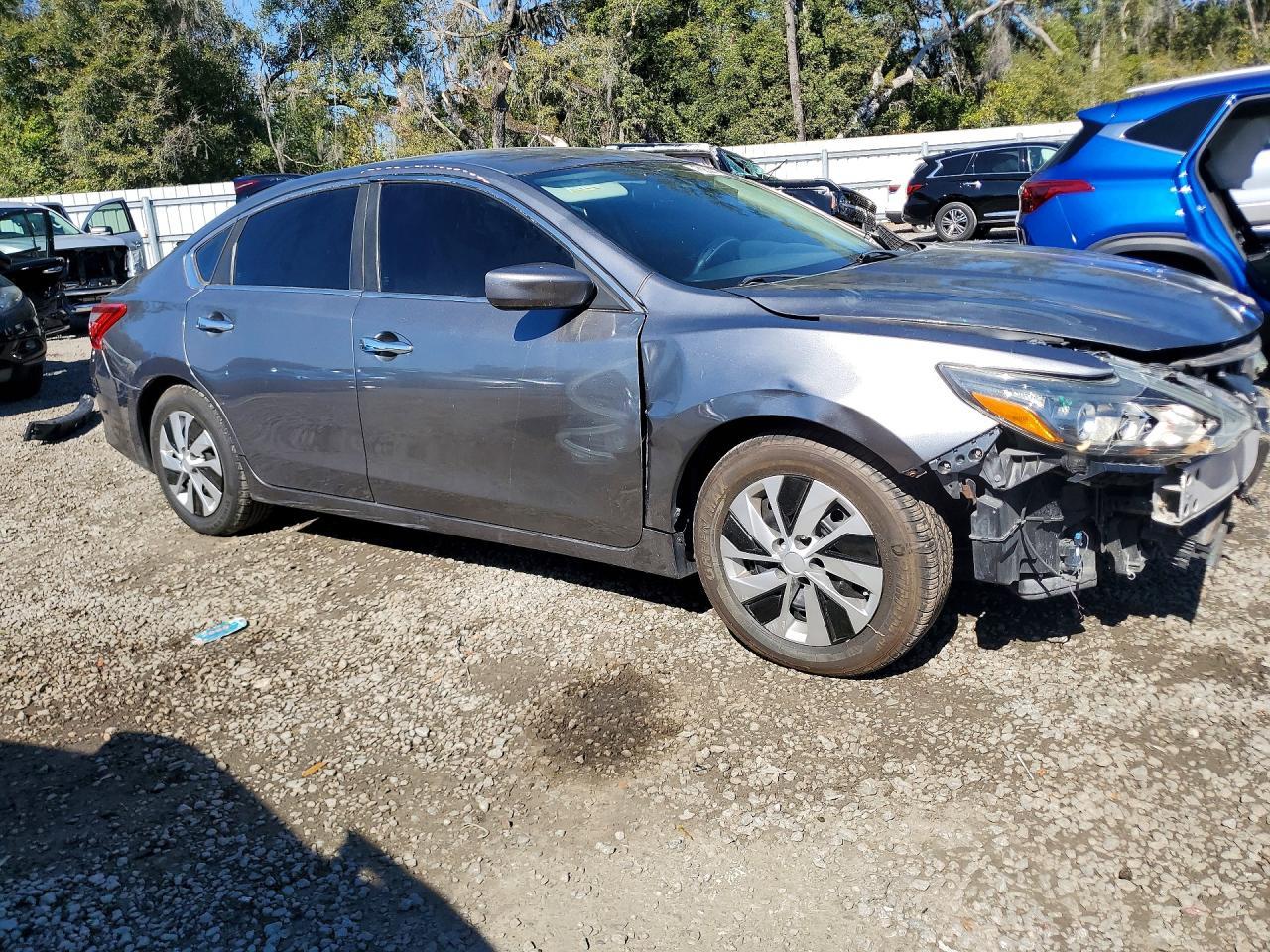 2017 Nissan Altima 2.5 S - Image 4