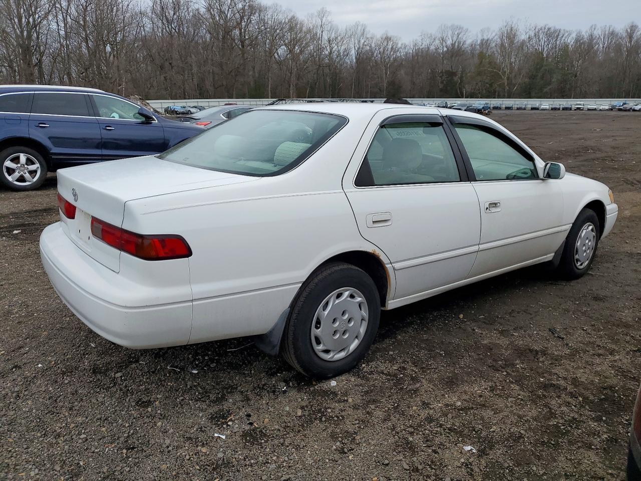 1998 Toyota Camry Le - Фото 3