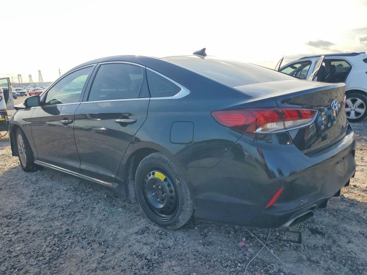 2018 Hyundai Sonata Sport - Фото 2