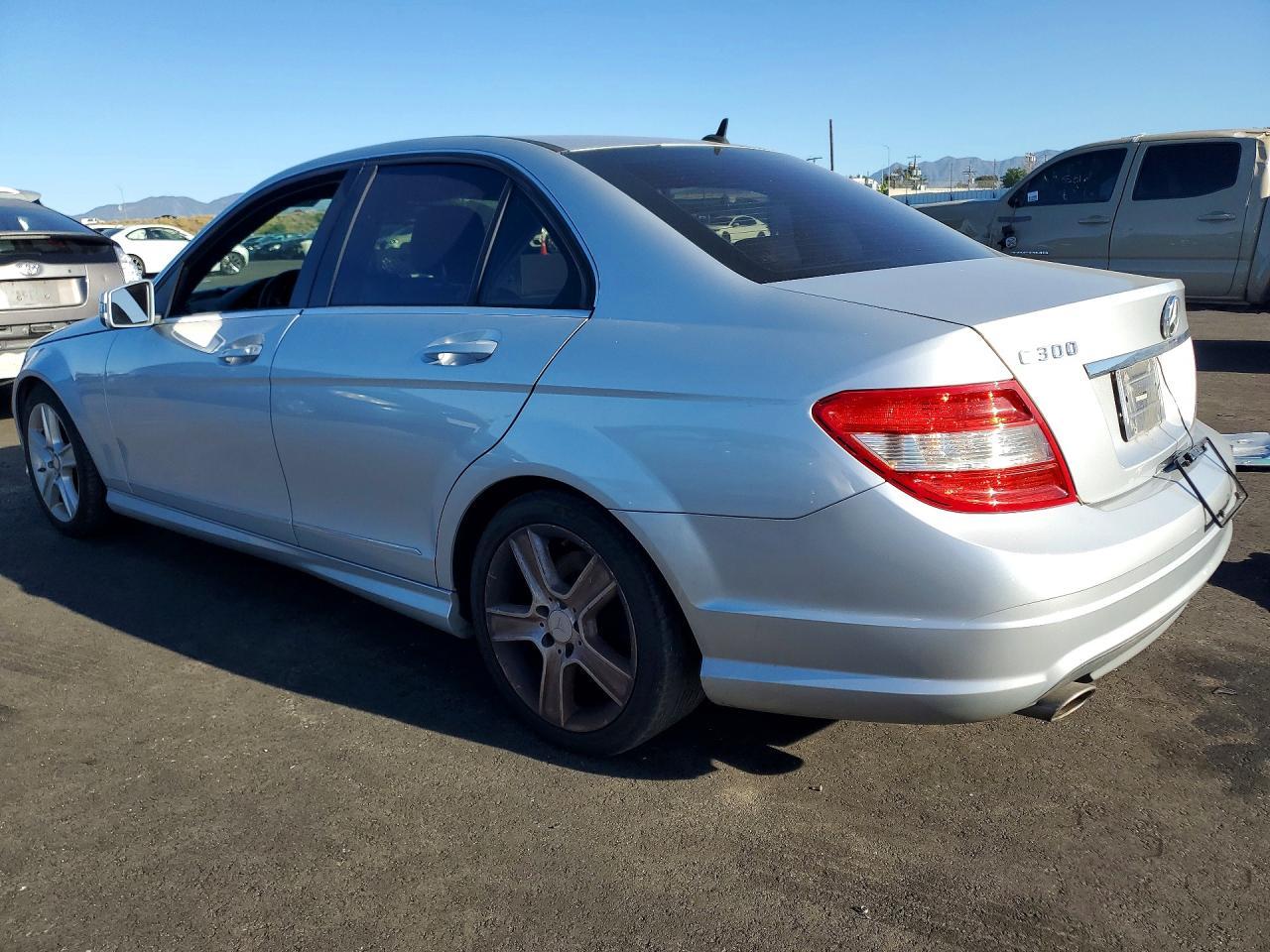 2010 Mercedes-Benz C 300 - Image 2
