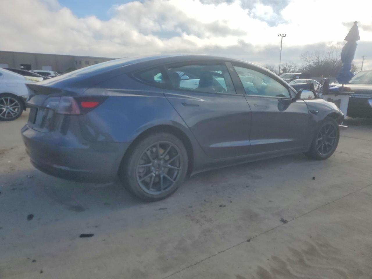 2022 Tesla Model 3 - Image 3