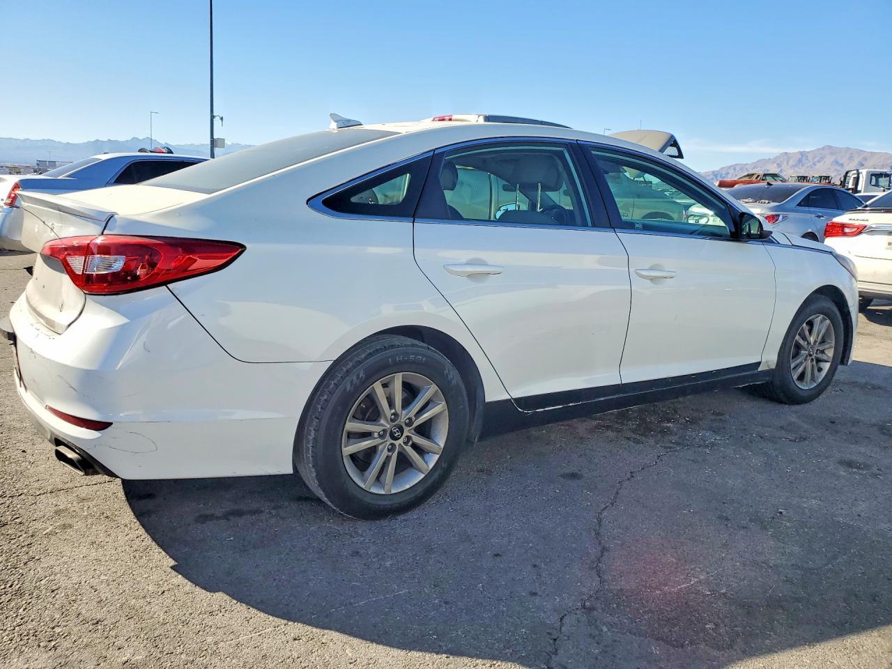 2016 Hyundai Sonata Se - Image 3