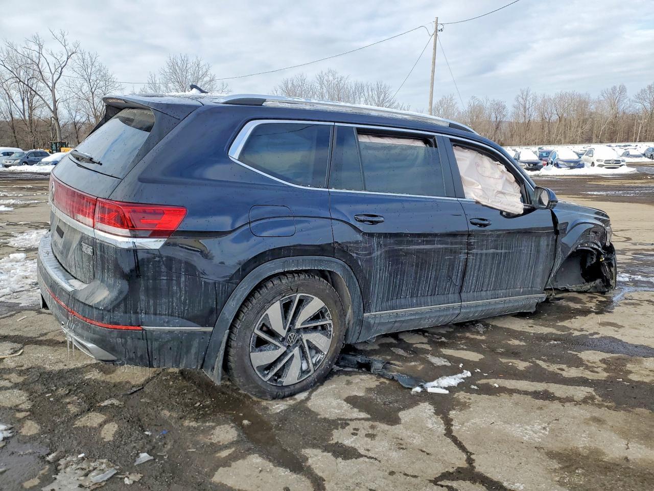 2024 Volkswagen Atlas Sel - Image 3
