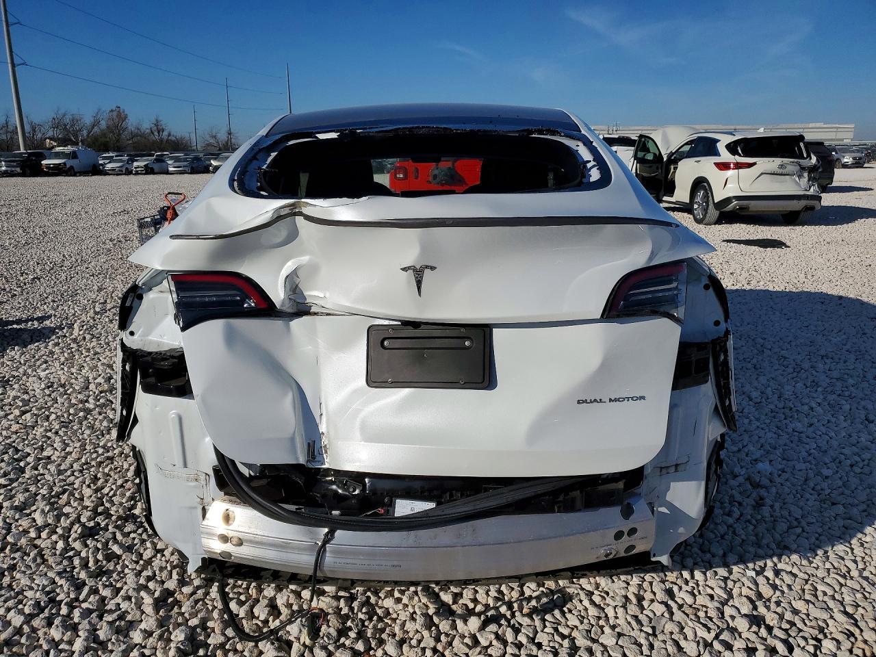 2023 Tesla Model Y - Image 6