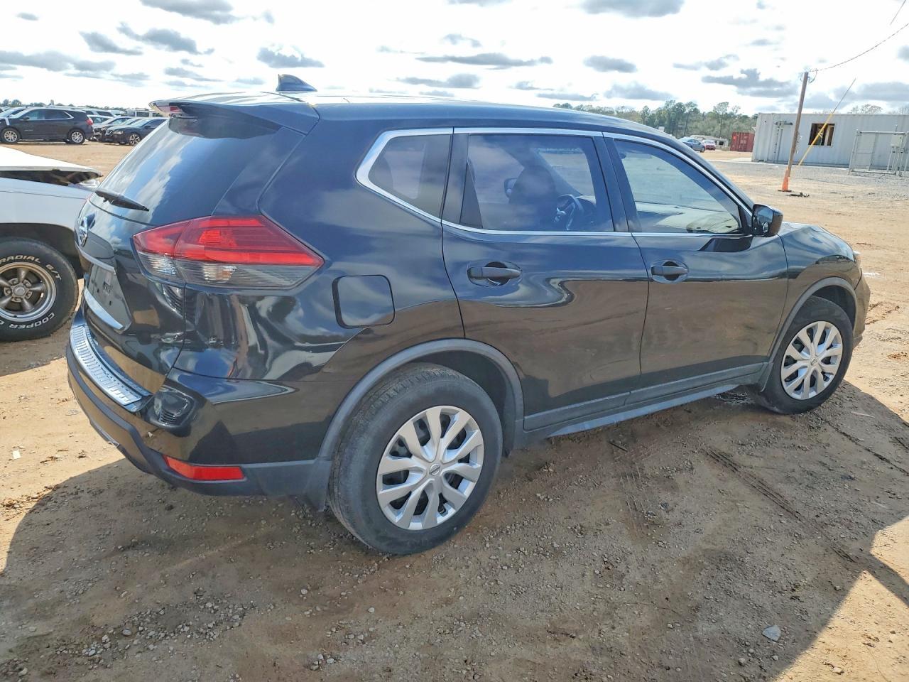 2017 Nissan Rogue S - Фото 3