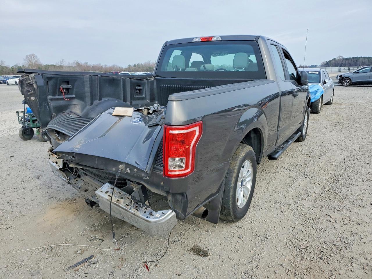 2015 Ford F150 Super Cab - Image 3