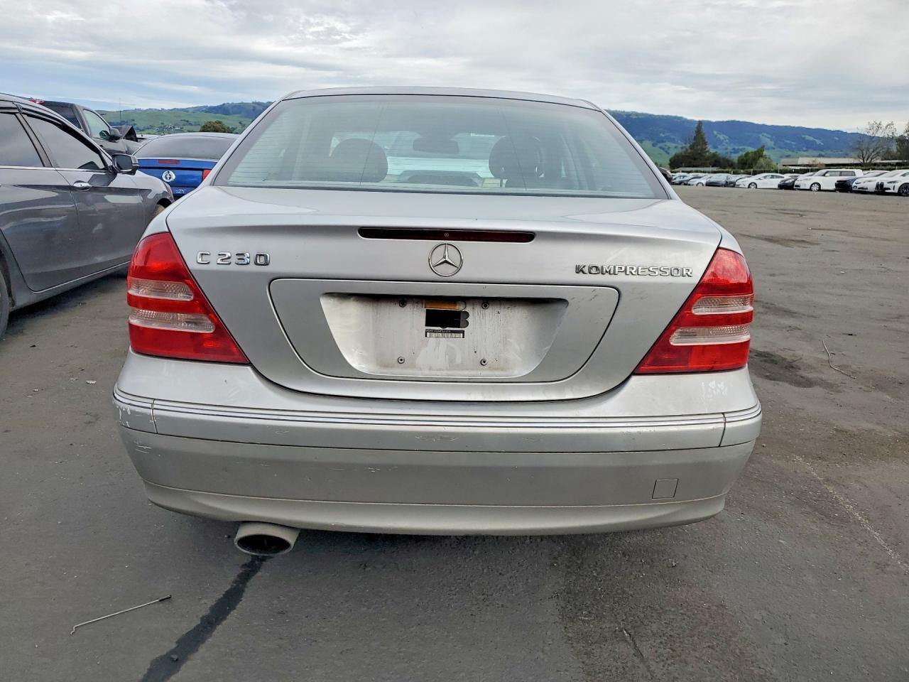 2004 Mercedes-Benz C 230K Sport Sedan - Фото 6