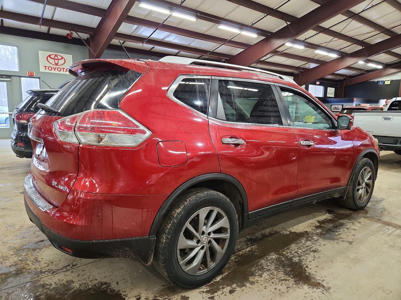 2016 Nissan Rogue S - Image 3