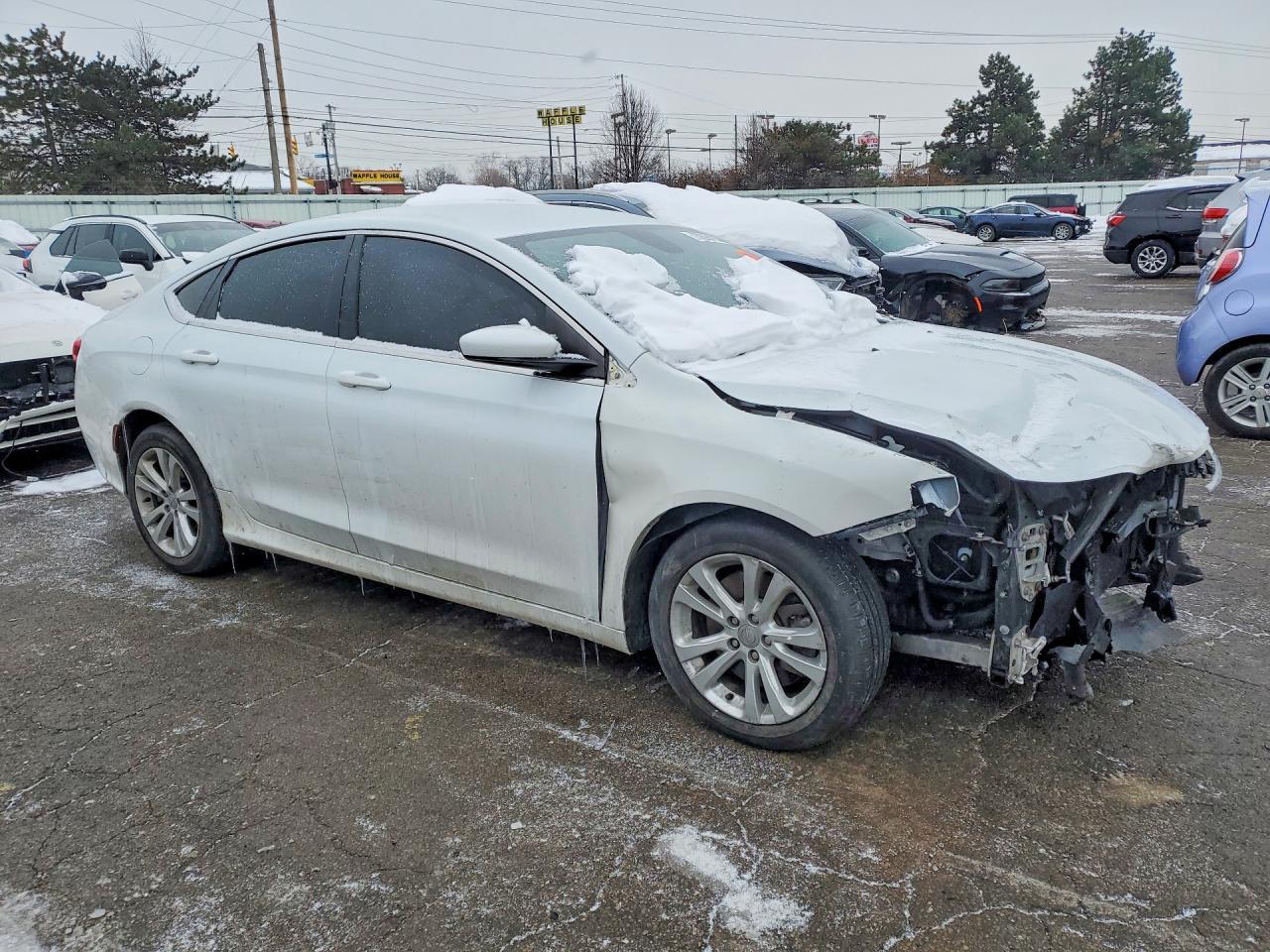 2016 Chrysler 200 Limited - Image 4