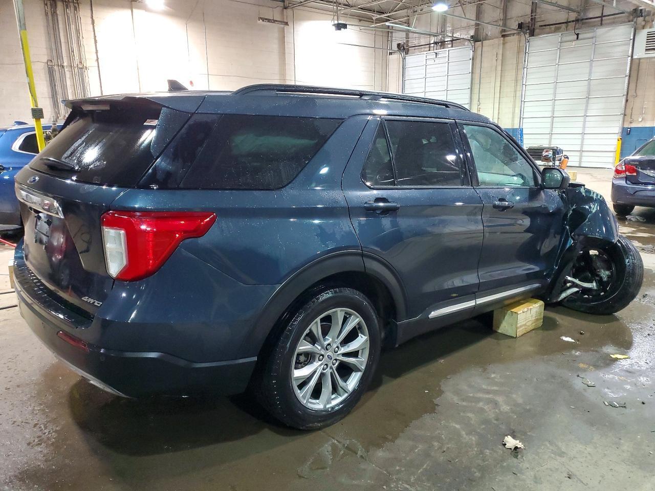 2023 Ford Explorer Xlt - Image 3