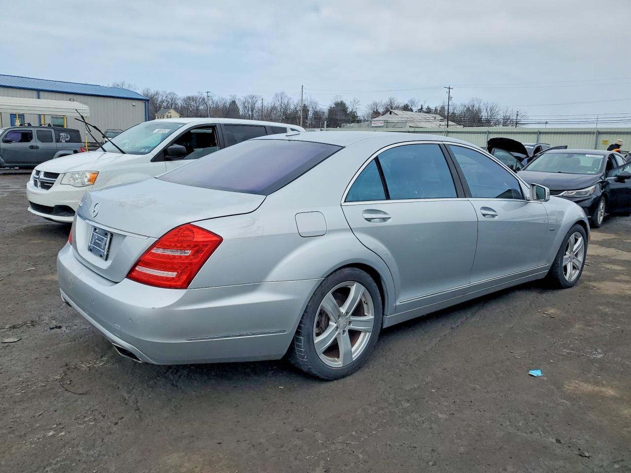2012 Mercedes-Benz S 550 - Image 3