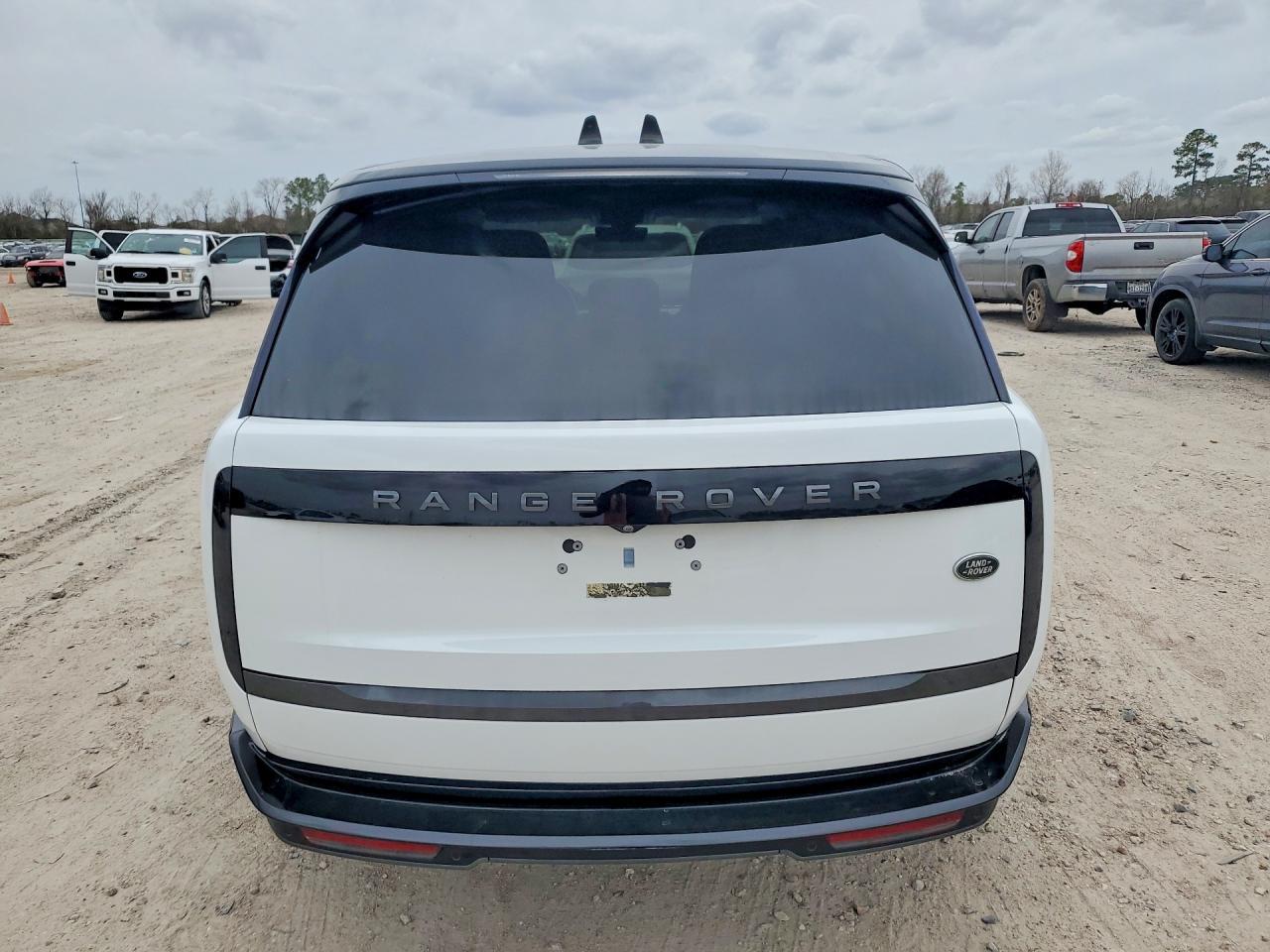 2023 Land Rover Range Rover Se - Image 6