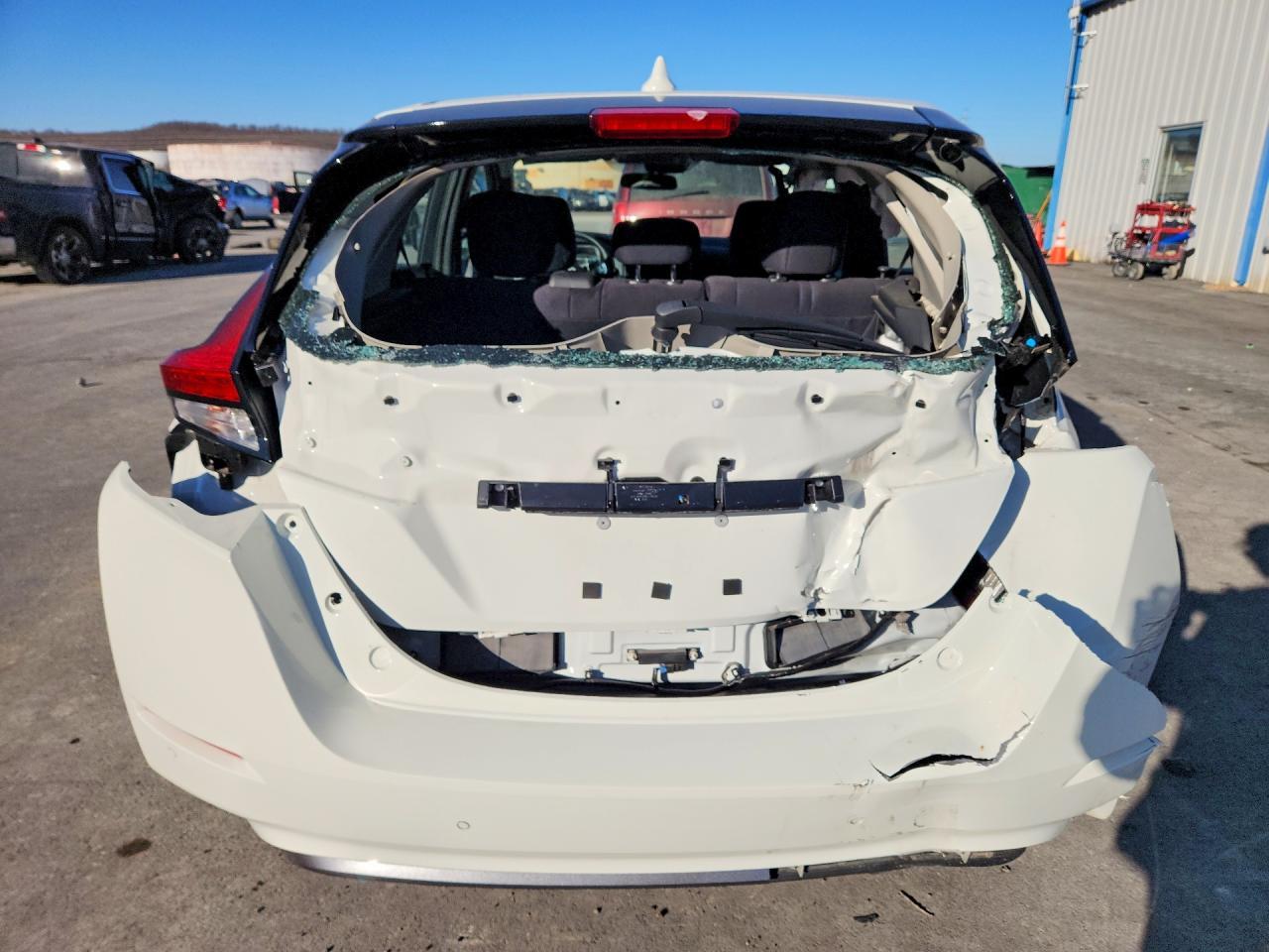 2025 Nissan Leaf S - Фото 6