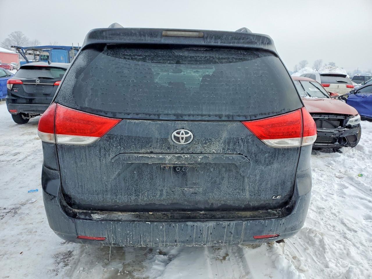 2013 Toyota Sienna Le - Image 6