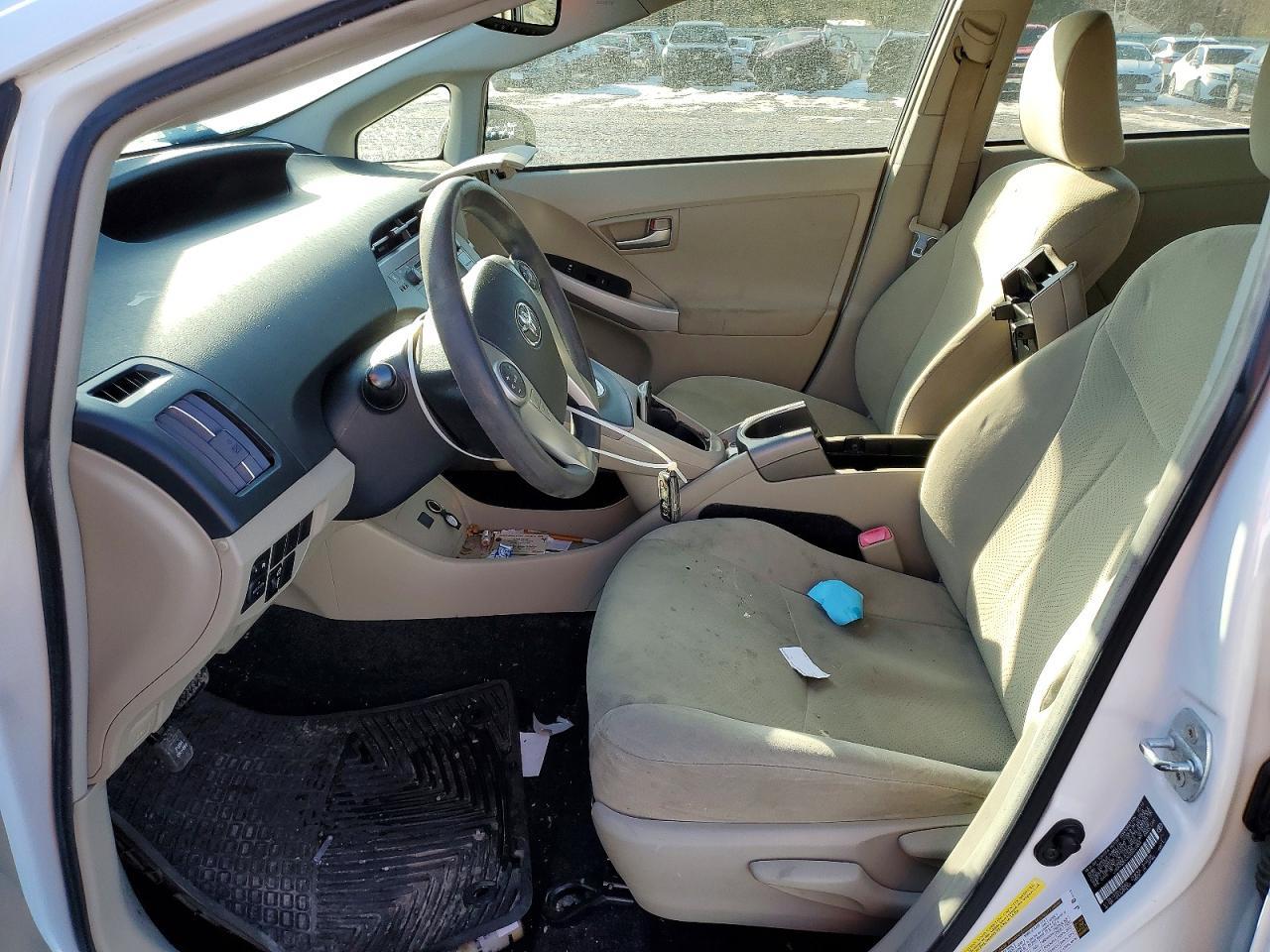 2013 Toyota Prius - Image 7