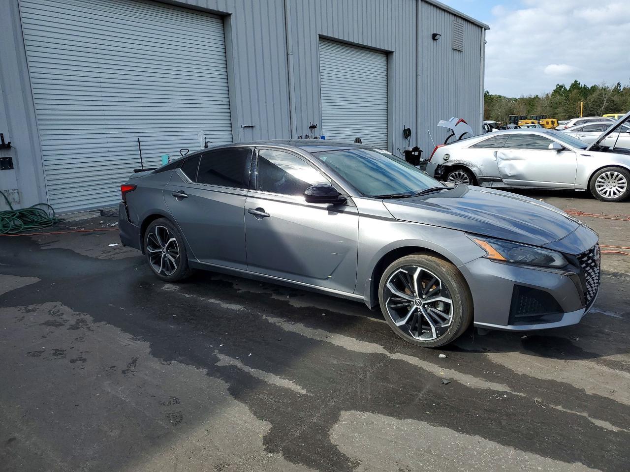 2023 Nissan Altima 2.5 Sr - Image 4