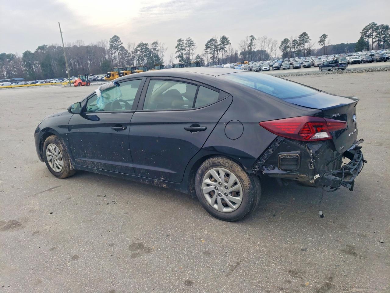 2020 Hyundai Elantra Se - Фото 2