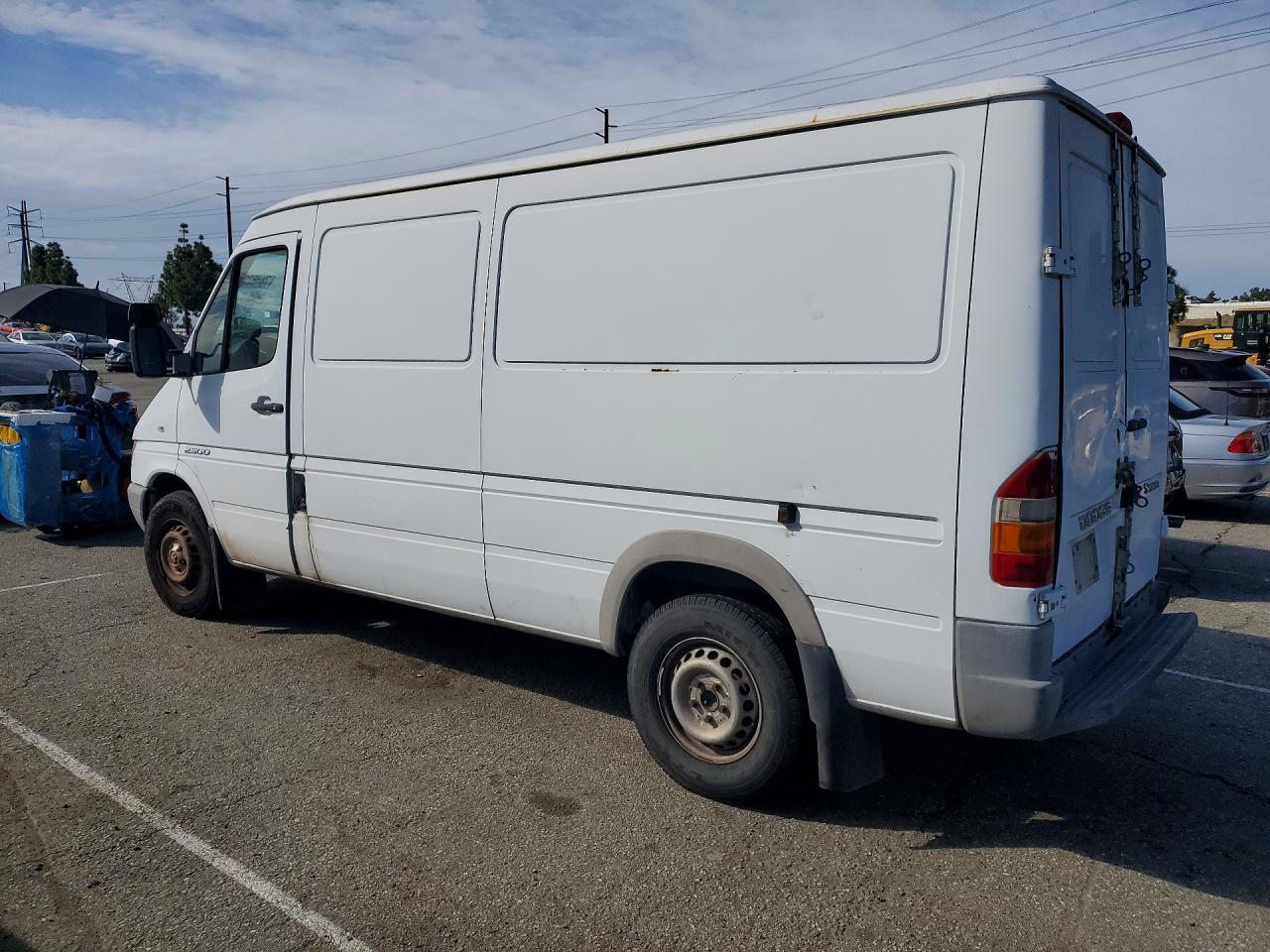 2006 Dodge Sprinter 2500 Delivery Van - Фото 2