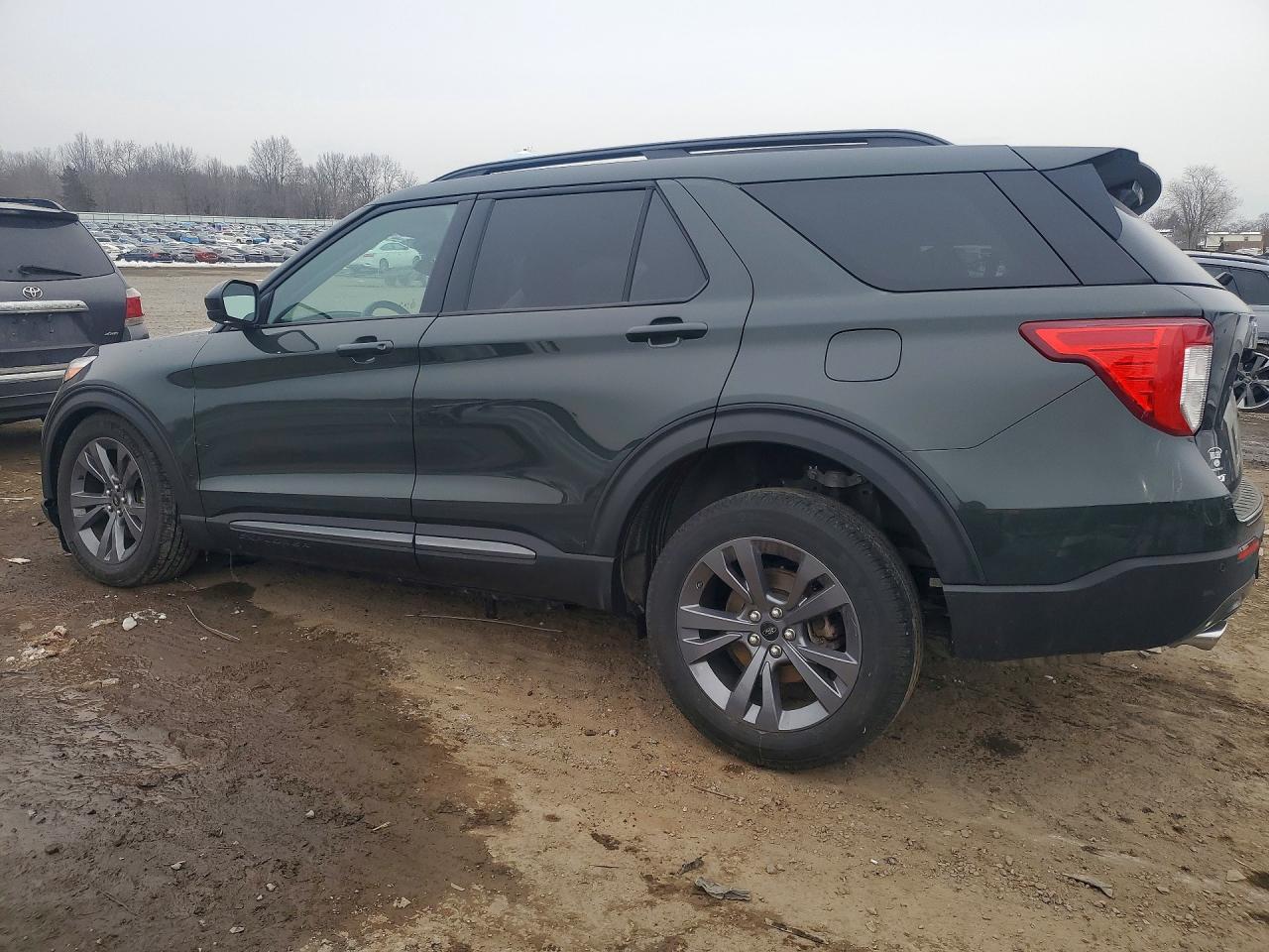 2024 Ford Explorer Xlt - Фото 2