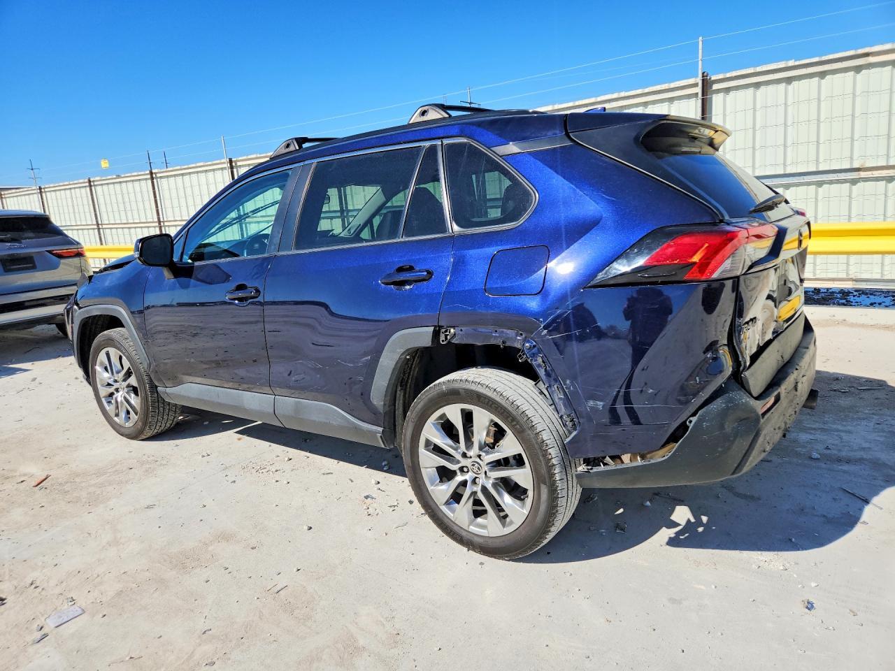 2021 Toyota Rav4 Xle Premium - Image 2
