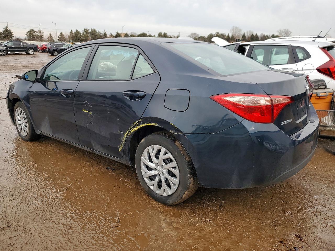 2019 Toyota Corolla Le - Фото 2