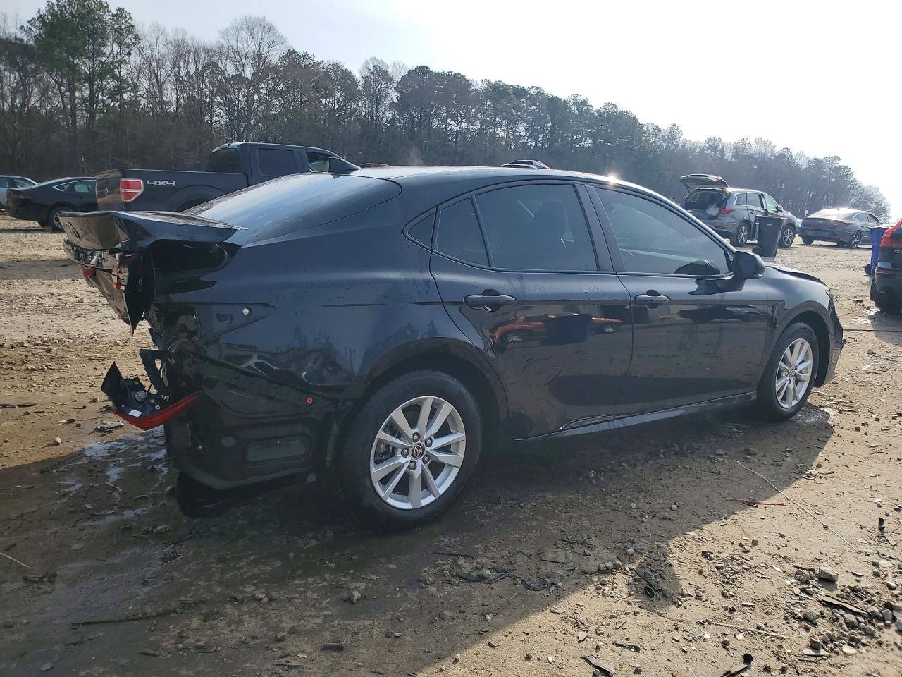 2025 Toyota Camry Le - Фото 3