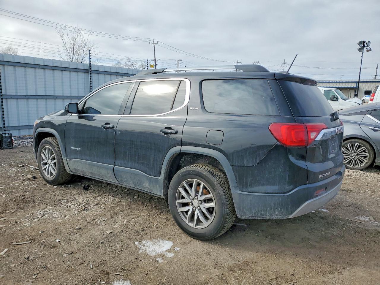 2017 GMC Acadia Sle - Image 2