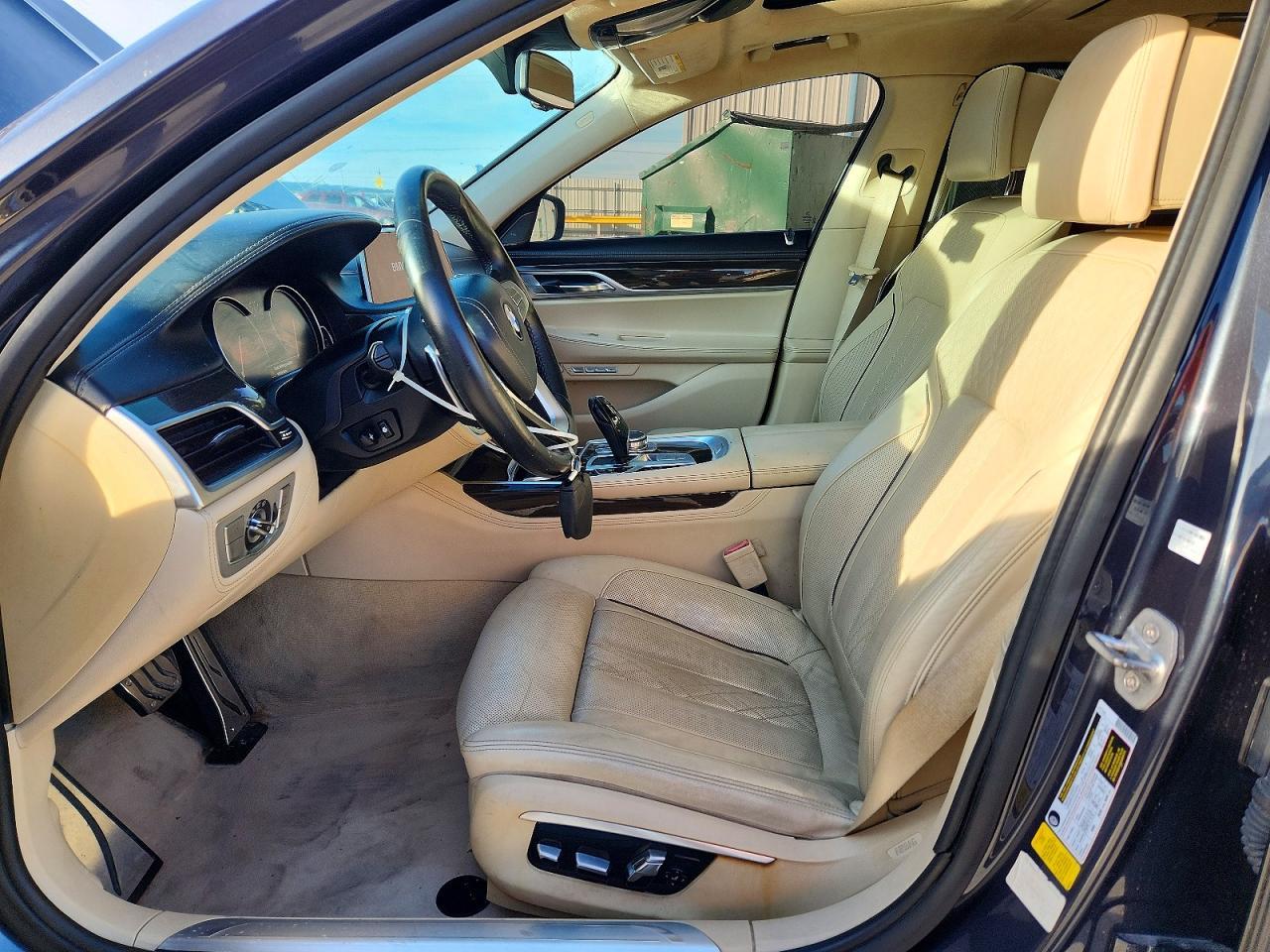 2016 BMW 750 I - Фото 7